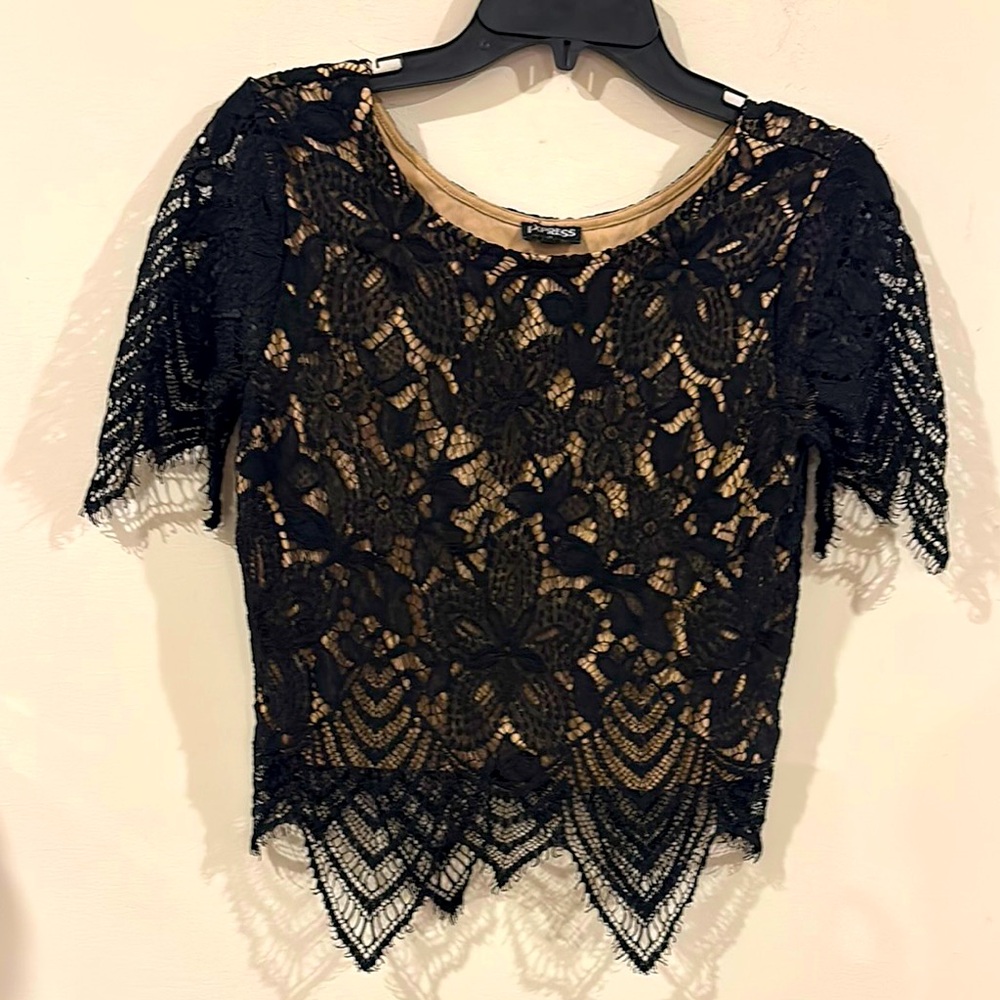 Express Size M Beautiful Black and Tan‎ Lace Embellished Crop Blouse